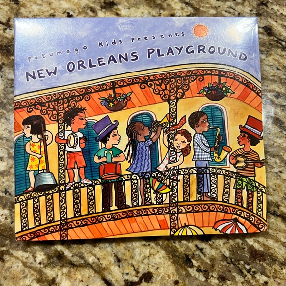Putumayo Kids 4-CD pack - Reggae Playground, Sesame Street, Celtic & New Orleans - Picture 6 of 10